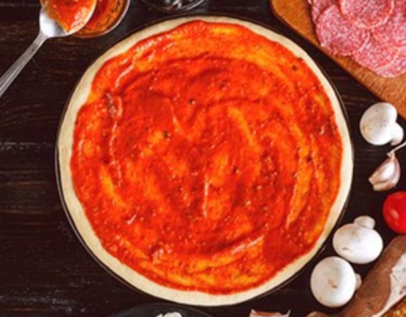 Pizzák paradicsomos alappal (32 cm)